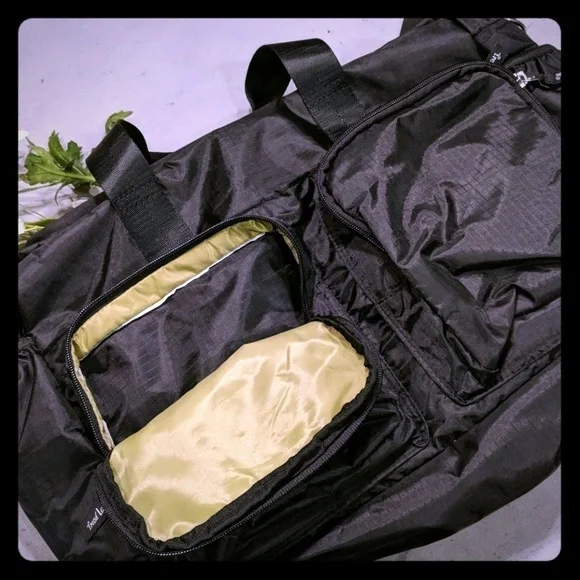 Black diaper bag - Picture 1 of 4